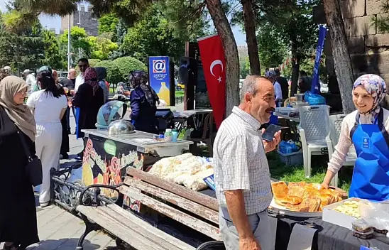 Cumhuriyet Meydanı'nda kermes heyecanı!