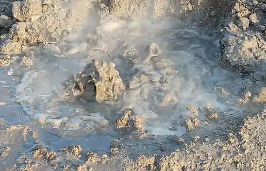 Deprem habercisi mi? Gizemli su Erciyes'te göründü