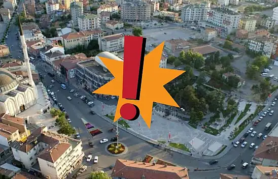 Develi'de tepkiler çığ gibi büyüyor: Sosyal medyada isyan, masada birlik fotoğrafı!