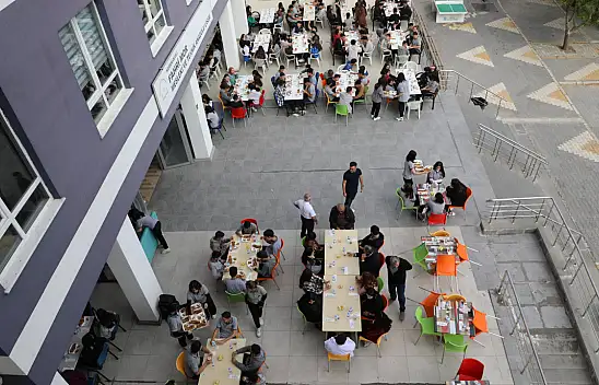 Develili yasa boğulmuştu