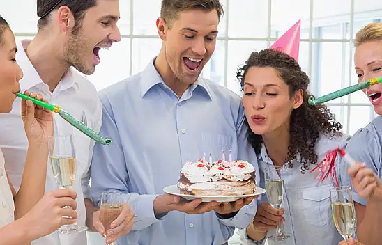 Doğum Gününde Kocasına İkinci Eş Hediye Etti!