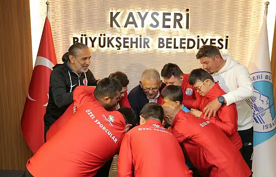 Dünya Şampiyonası Kupası'nı 2026'da alıp, geleceğiz!