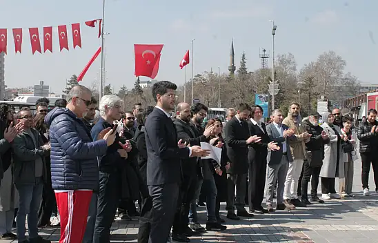 Dünya Tiyatro Günü'nde Kayseri Devlet Tiyatrosu meydana taştı!