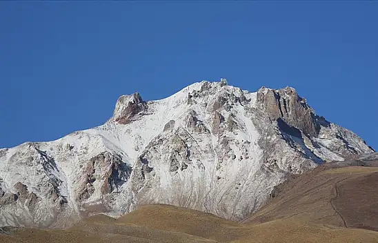 Dünyada ilk: Erciyes Dağı'nda Plaj Voleybolu Turnuvası!