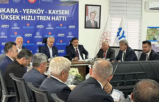 Dursun Ataş, Ankara-Yerköy-Kayseri Yüksek Hızlı Tren Hattı şantiyesindeki incelemeye katıldı