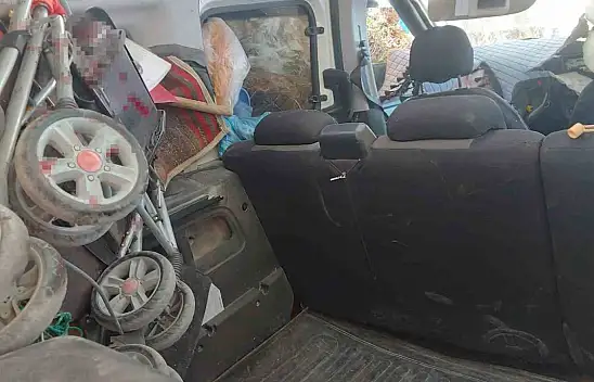 Ehliyetsiz genç kaza yaptı: 3 kişi yaralandı