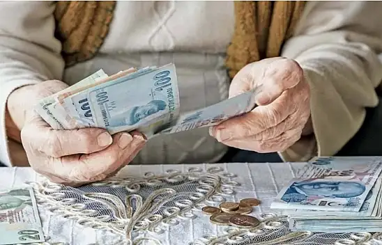 Emeklilere Müjde: Zam Geliyor, Ek Zamlı Maaşlar Hesaplara Yatıyor
