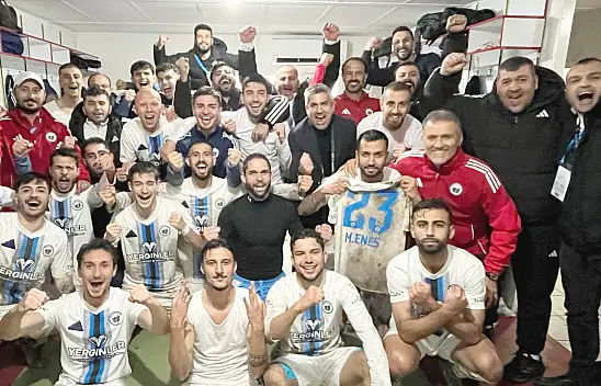 Erciyes 38 FK'da Adem Çak farkı! Galibiyet sonrası soyunma odası bayrama döndü