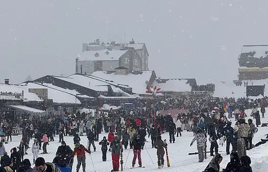 Erciyes Kayak Merkezi tatilcilerin akınına uğradı
