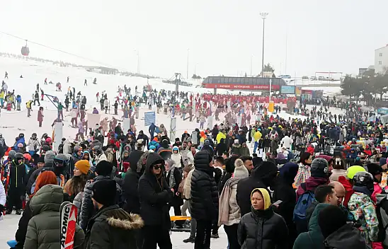 Erciyes'te iğne atsan yere düşmüyor!
