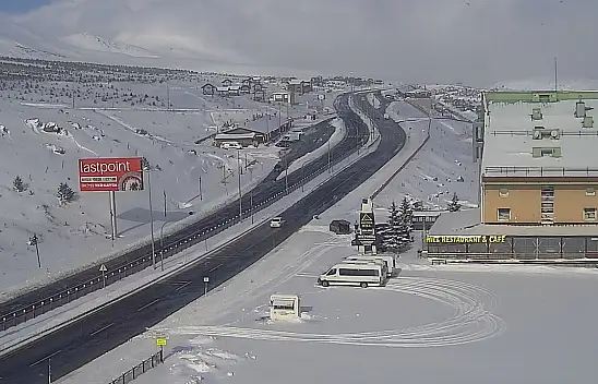 Erciyes'te kar kalınlığı yarım metreyi geride bıraktı!