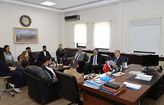 ERÜ Rektörü Altun  EVEA Kulübü öğrencileri ile bir araya geldi