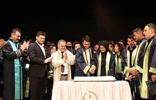 ERÜ Ziraat Fakültesi'nde mezuniyet sevinci!