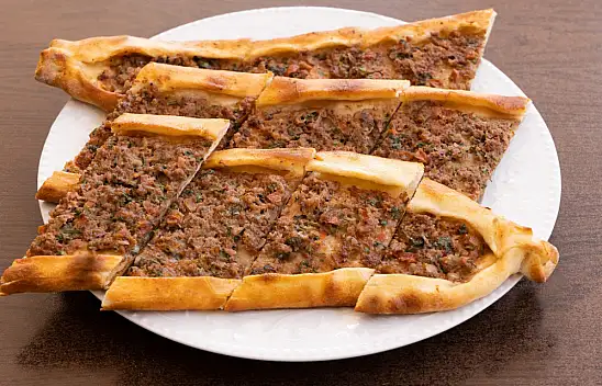 Evde Pratik Kıymalı Pide Tarifi | Enfes Lezzetler – Türk Mutfağı