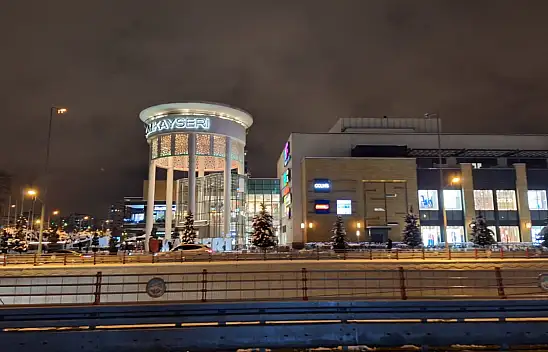 Forum Kayseri AVM karanlığa gömüldü!