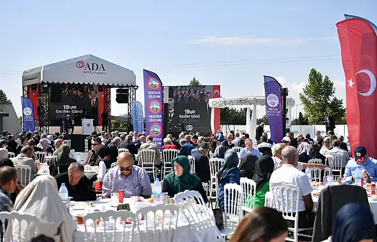 Gazi ve yakınları yemekte bir araya geldi!