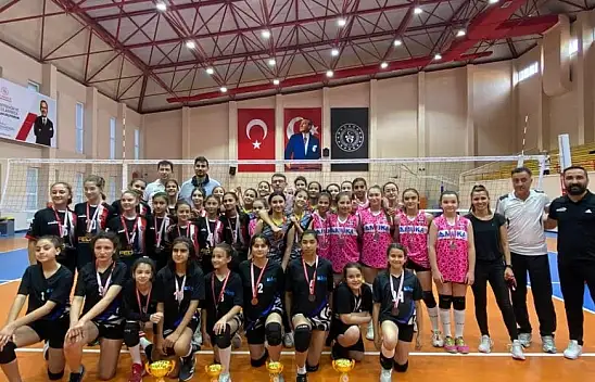 Geleceğin sultanlarına voleybol şenliği