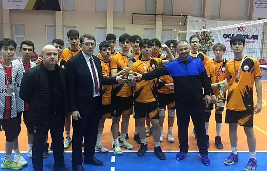 Genç Erkekler Voleybol Sezonu Tamamlandı