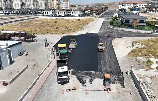 Melikgazi Belediyesi Gesi Fatih mahallesinde yol çalışmalarına devam ediyor