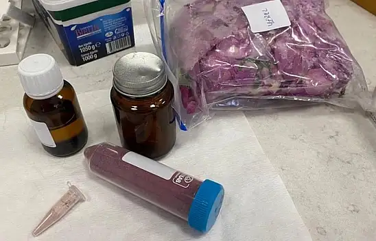 Güzel kokmak isteyen hapı yuttu