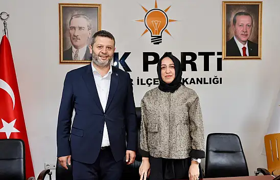 Hacılar'da tarihi an: AK Parti'nin ilk kadın ilçe başkanı göreve geldi