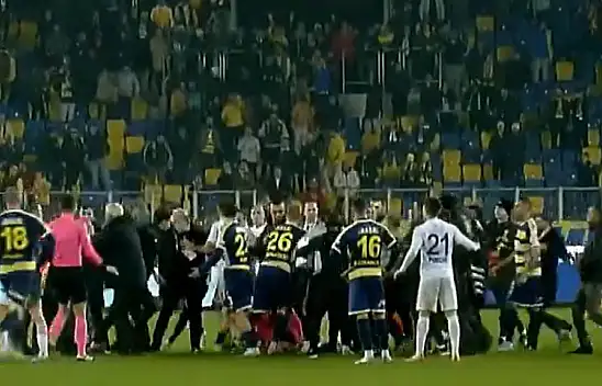 Halil Umut Meler'e atılan yumruğun ardından flaş gelişme!