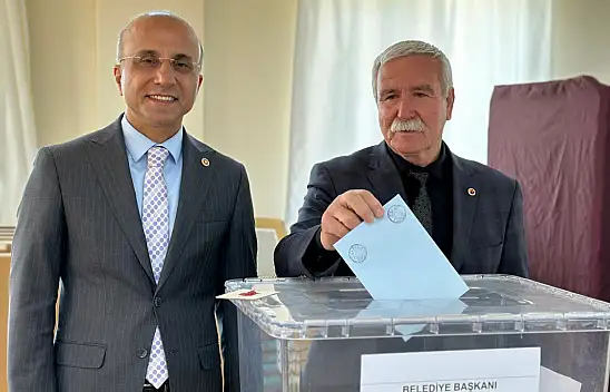 Heyecanlı Seçimde Deniz Yağan Oyunu Kullandı