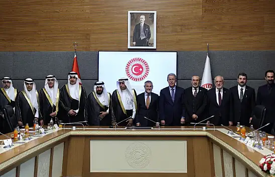 Hulusi Akar barış ve istikrar için Suudi heyetle görüştü