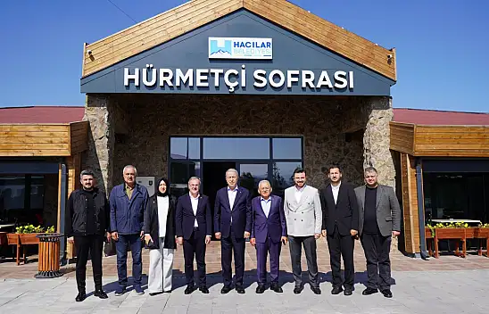 Hulusi Akar ve AK Parti heyetinden dikkat çeken ziyaret: Masada ekonomi ve turizm vardı