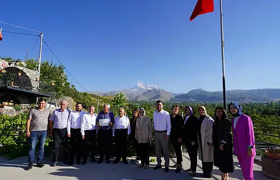 Hüseyin Okandan 16 İlçe 712 mahallede vatandaşlarla buluştu: Samimiyet ve misafirperverlik öne çıktı