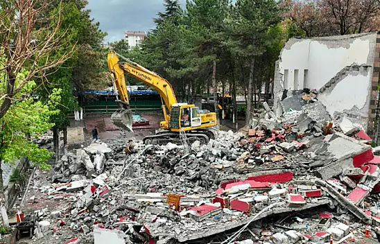 İncesu'da büyük dönüşüm - Çarşı merkezinde yıkım başladı!