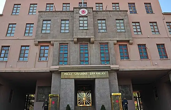 İran Türkiye hava sahasına balistik füze fırlattı!