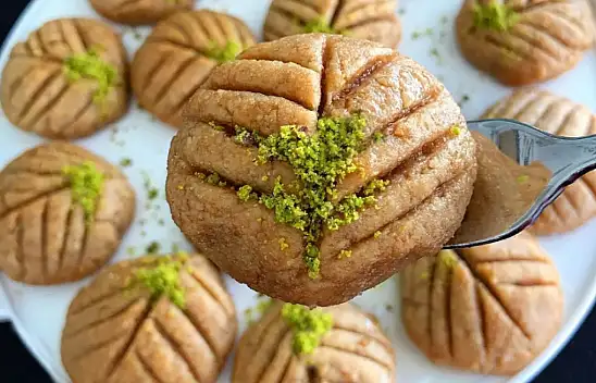 İstiridye Tatlısı Tarifi – Pratik Tatlı Tarifi – Az Malzemeli Tatlı Tarifi