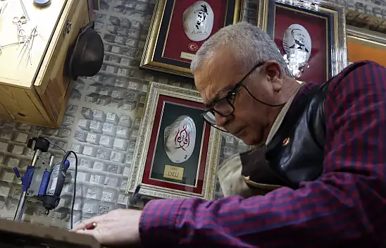 İstiridyeyi Sanata Dönüştürüyor