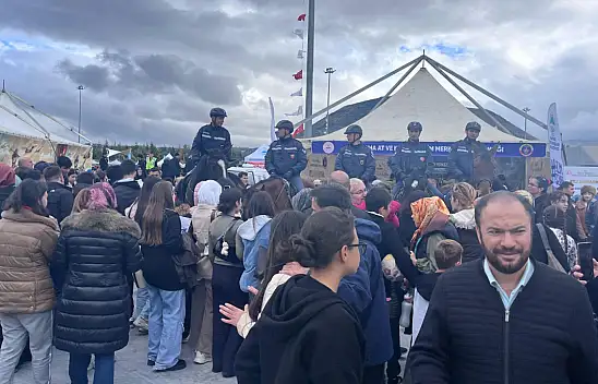 Kayseri Millet Bahçesi'nde jandarma rüzgarı esti!
