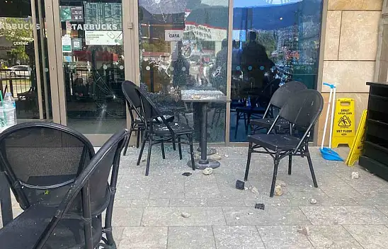 Kahramanmaraş'ta Starbucks'a taşlı silahlı saldırı!