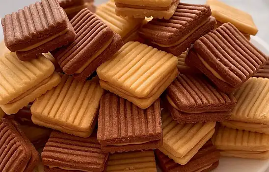 Kahve Yanı Kurabiyesi – Dolgulu Bisküvi – Az Malzemeli