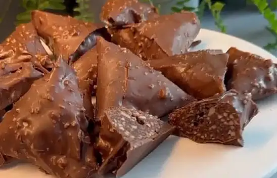 Kahve Yanı Kurabiyesi - Ferrero Rocher - Az Malzemeli