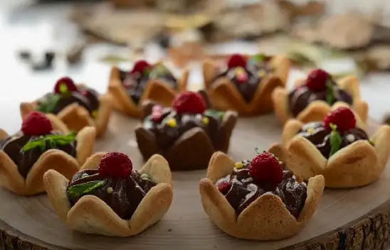 Kahve yanı tarifleri - Dolgulu Yıldız Kurabiye