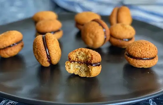 Kahve yanı tarifleri – Leydi öpücüğü kurabiyesi