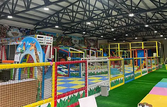 Kaymakam Karakaş ve Başkan İlmek'ten çocuk oyun parkına ziyaret