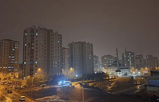 Kayseri adeta kayboldu! Şehir merkezine doğru ilerliyor