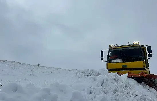 Kayseri'de 18 saatlik kar mesaisi