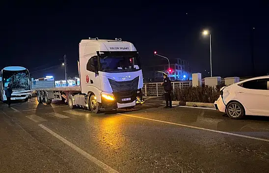 Kayseri'de 3 araçlı zincirleme kaza!