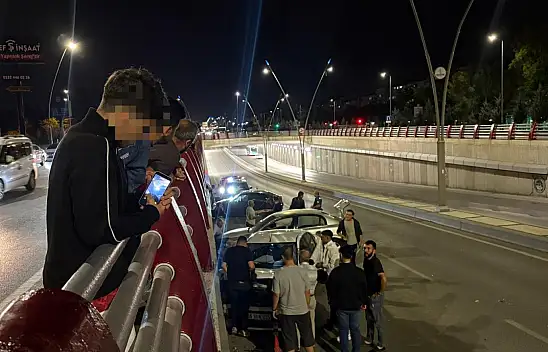 Kayseri'de 3 otomobil kazaya karıştı: 2 sürücü yaralandı!