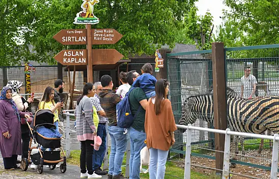 Kayseri'de 65 bin kişi hayvanat bahçesine akın etti!