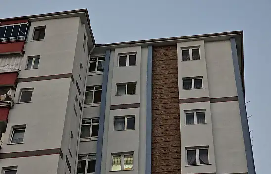 Kayseri'de 9. kattan düşen genç kız kurtarılamadı...