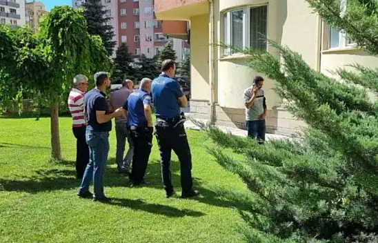 Kayseri'de 9. kattan düştü - Acı haber geldi...