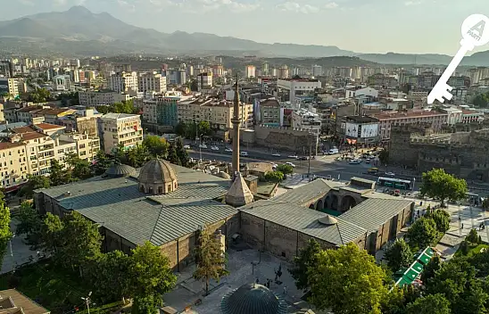 Kayseri'de Anahtar sohbetler başlıyor – İlk konuğu ünlü avukat olacak!