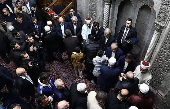 Kayseri'de bayramlaşma heyecanı - Camiler doldu taştı!